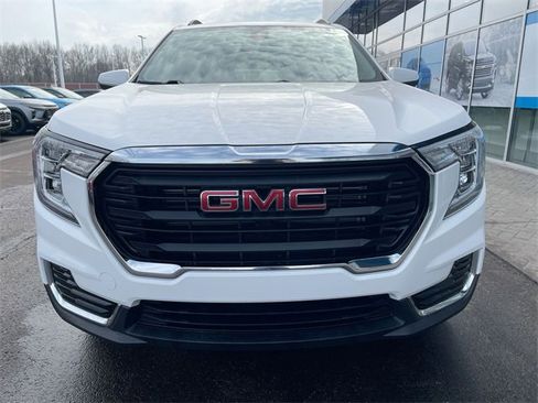 Certified 2024 GMC Terrain SLE w/ Driver Convenience Package image 29