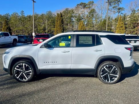 New 2026 Chevrolet Equinox RS w/ Convenience Package III AWD/4WD image 2