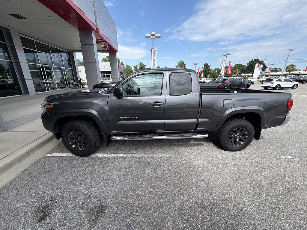 Used 2022 Toyota Tacoma SR5 w/ SR5 Appearance Package (SM) AWD/4WD image 6