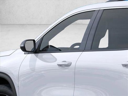 New 2026 Chevrolet Traverse LT image 12