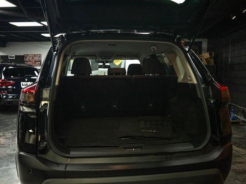 Used 2023 Nissan Rogue SV FWD image 7