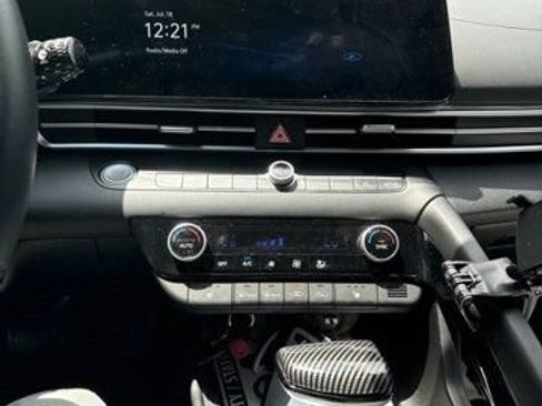 Used 2023 Hyundai Elantra SEL w/ Convenience Package FWD image 12