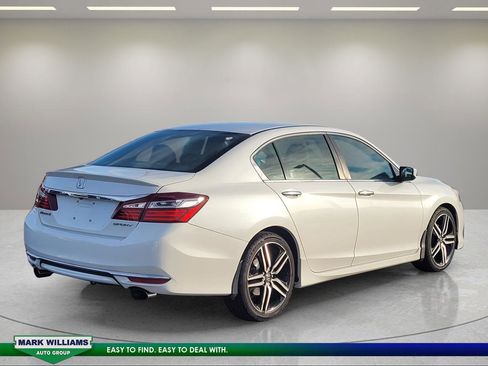 Used 2017 Honda Accord Sport image 4