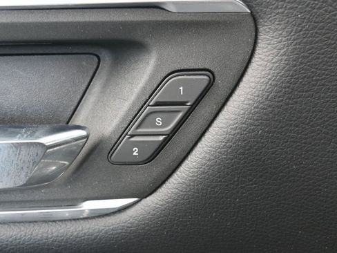 Used 2025 RAM 1500 Laramie image 13