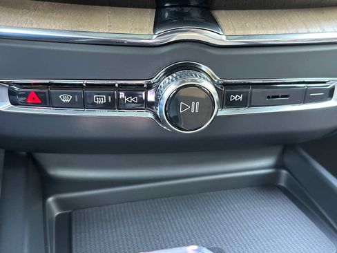 New 2026 Volvo XC60 B5 Plus w/ Protection Package Premier image 33