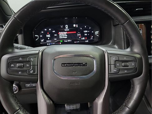 Used 2023 GMC Yukon XL Denali Ultimate AWD/4WD image 17