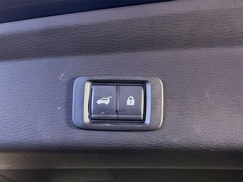 Used 2025 Mitsubishi Outlander SE AWD/4WD image 31