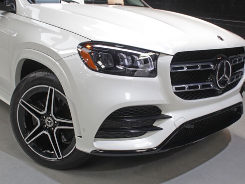 Used 2022 Mercedes-Benz GLS 450 4MATIC image 9