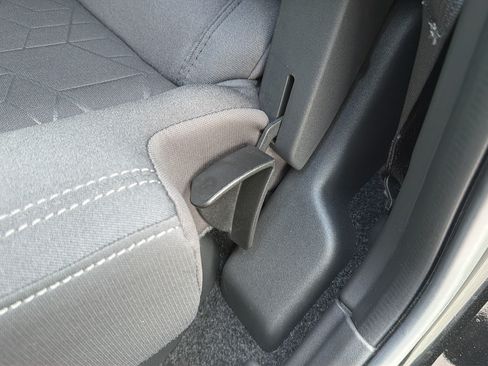 Certified 2025 Nissan Frontier SV RWD image 18