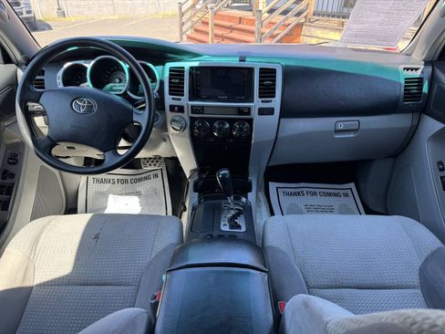 Used 2005 Toyota 4Runner SR5 AWD/4WD image 12