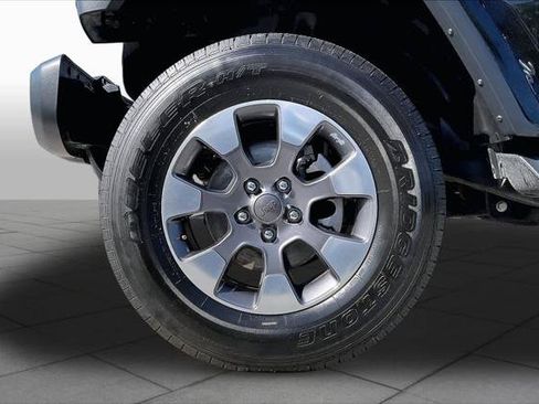 Certified 2018 Jeep Wrangler Unlimited Sahara AWD/4WD image 11