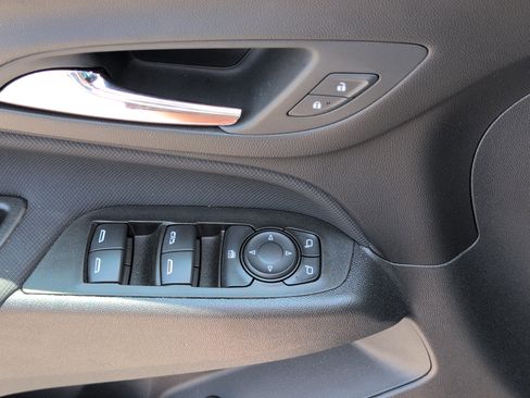 Certified 2024 Chevrolet Equinox RS FWD image 16