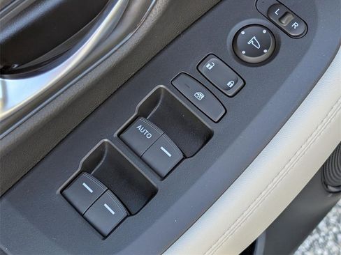 New 2026 Honda HR-V LX image 25