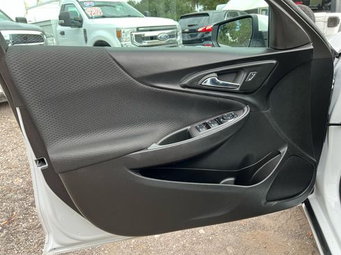 Used 2024 Chevrolet Malibu LT image 11