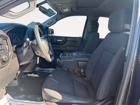 Used 2020 Chevrolet Silverado 1500 Custom w/ Custom Value Package image 4