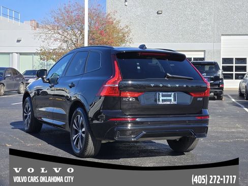 Certified 2025 Volvo XC60 B5 Core image 4
