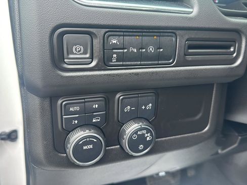 Used 2023 Chevrolet Tahoe RST AWD/4WD image 12