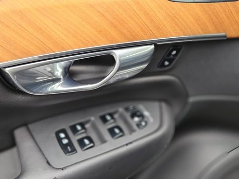 Used 2023 Volvo XC90 B6 Plus w/ Protection Package Premier image 18