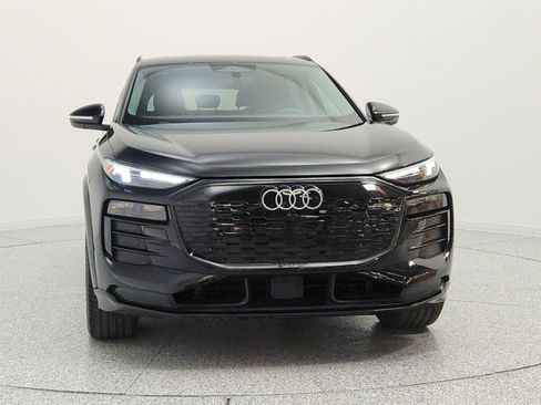 Used 2025 Audi Q6 e-tron Premium Plus w/ Premium Plus AWD/4WD image 2