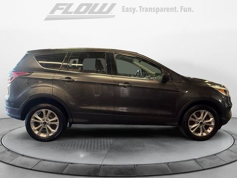 Used 2017 Ford Escape SE AWD/4WD image 10