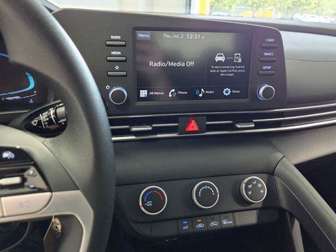 New 2026 Hyundai Elantra SE FWD image 18