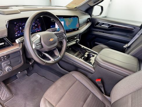 Certified 2025 Chevrolet Tahoe LS RWD image 4