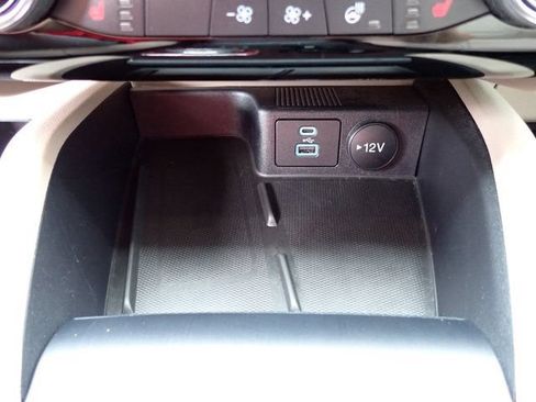 Certified 2022 Ford Escape SEL w/ Technology Package AWD/4WD image 25