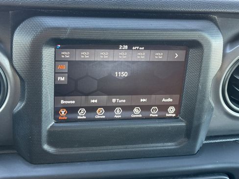 Used 2022 Jeep Wrangler Willys image 14