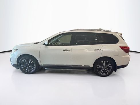 Used 2017 Nissan Pathfinder Platinum w/ Family Entertainment Package AWD/4WD image 4