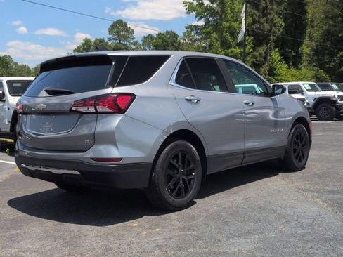 Used 2023 Chevrolet Equinox LT FWD image 3