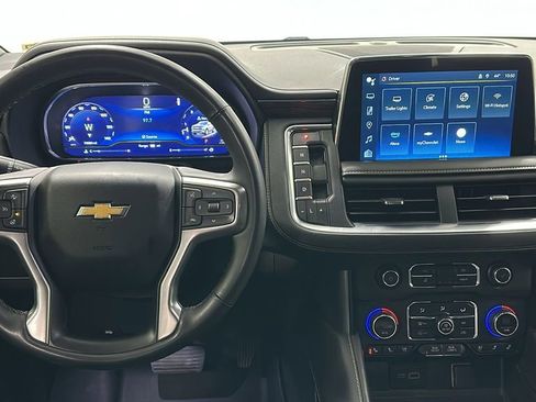 Used 2023 Chevrolet Suburban Premier AWD/4WD image 10