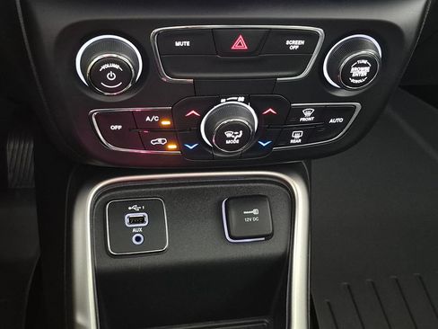 Used 2021 Jeep Compass Latitude FWD image 20