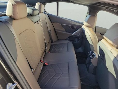 Certified 2026 BMW i5 eDrive40 RWD image 17