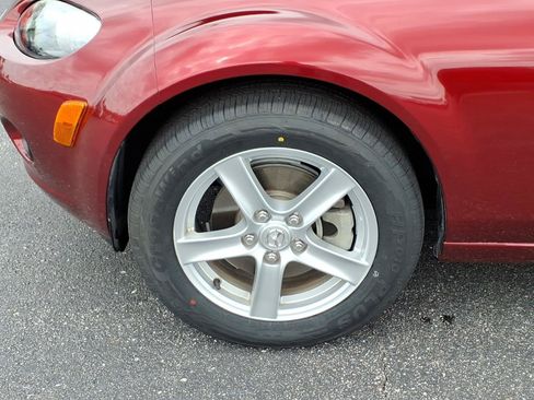 Used 2006 MAZDA MX-5 Miata RWD image 29
