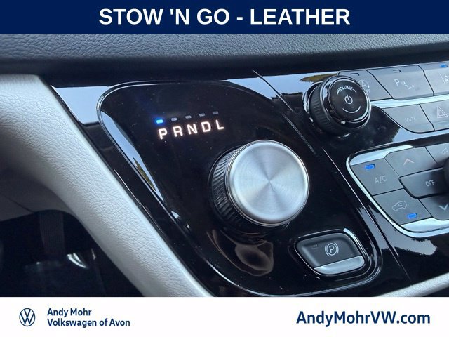 Used 2024 Chrysler Pacifica Touring-L FWD image 25