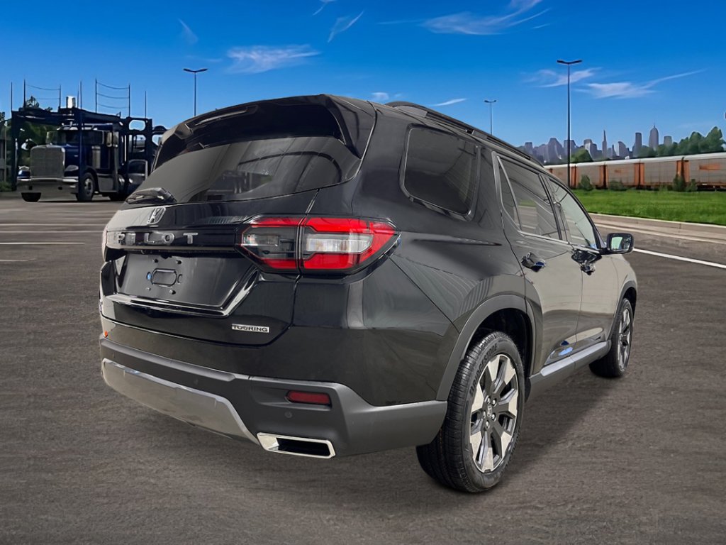 New 2026 Honda Pilot Touring image 2