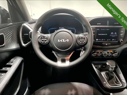 Used 2025 Kia Soul LX FWD image 6