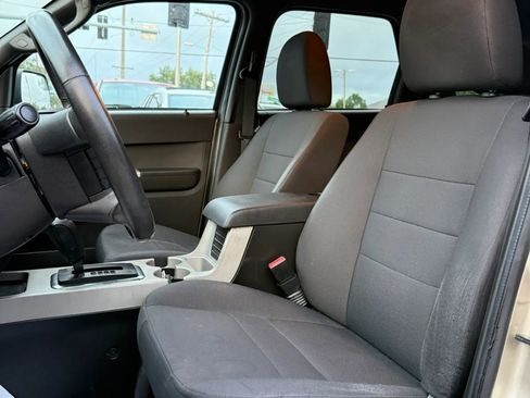 Used 2011 Ford Escape XLT w/ Class II Trailer Tow Pkg image 14