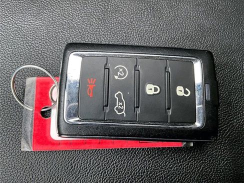 Used 2023 Jeep Grand Cherokee Limited w/ Black Appearance Package image 11