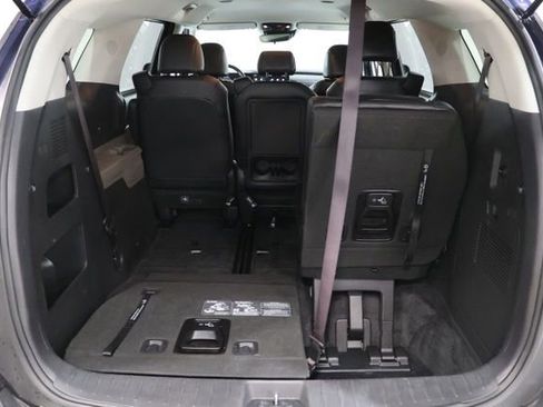 Used 2025 Kia Carnival FWD image 35