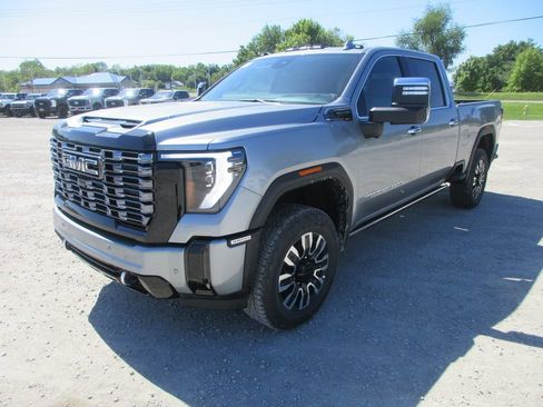 New 2026 GMC Sierra 3500 Denali Ultimate AWD/4WD image 10