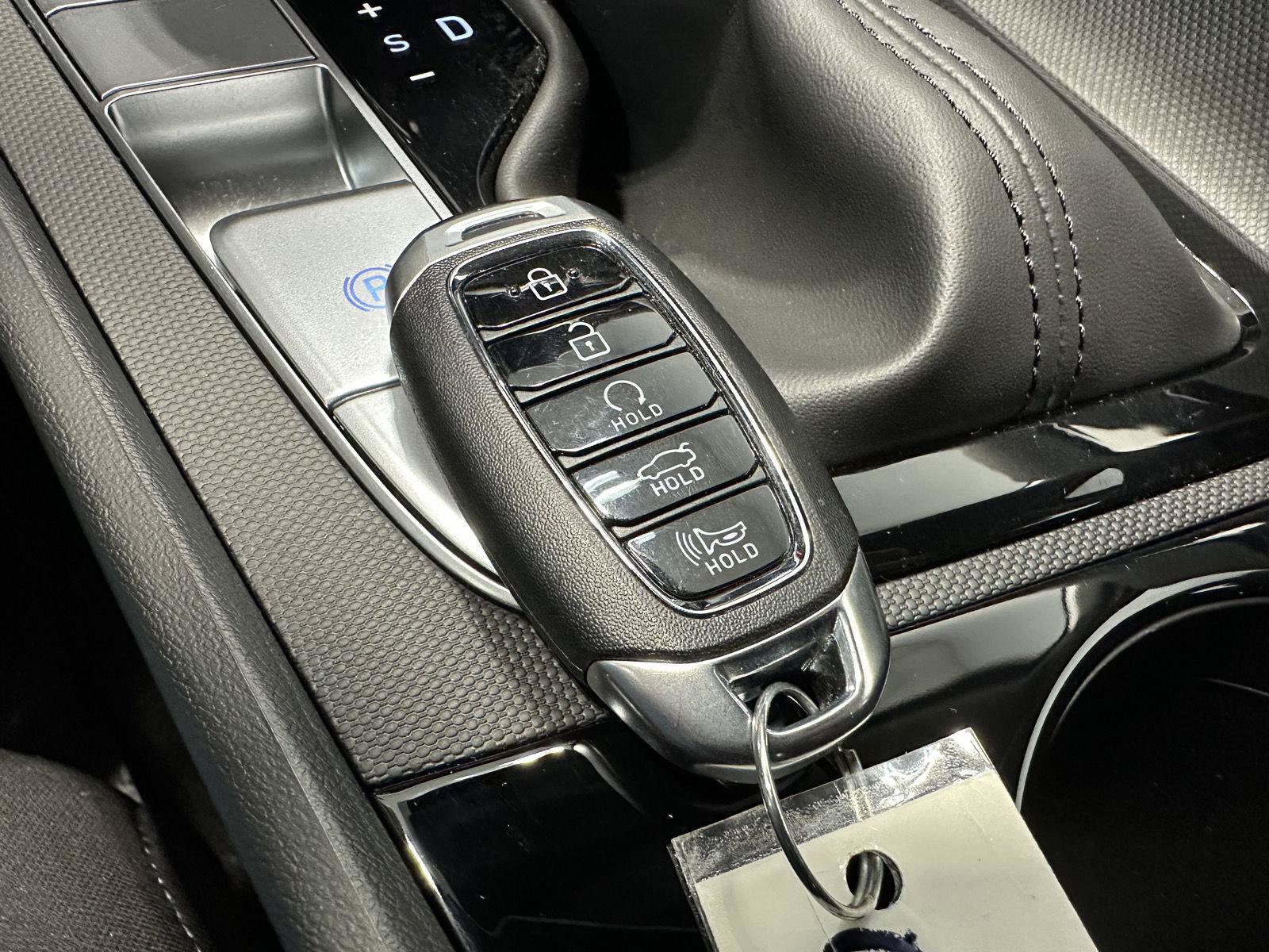 Certified 2023 Hyundai Elantra SEL w/ Convenience Package FWD image 29