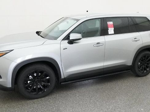New 2026 Toyota Grand Highlander FWD image 12
