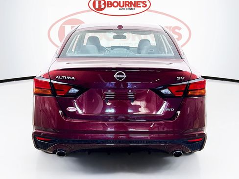 Used 2024 Nissan Altima 2.5 SV w/ SV Premium Package AWD/4WD image 9