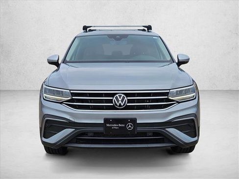 Used 2022 Volkswagen Tiguan SE FWD image 2