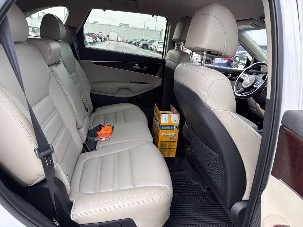 Used 2017 Kia Sorento EX AWD/4WD image 11