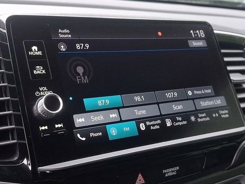 Used 2025 Honda Ridgeline Sport image 17