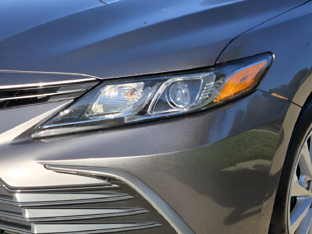 Used 2023 Toyota Camry LE FWD image 3