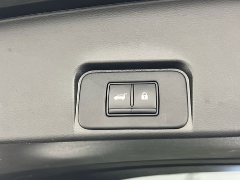 Used 2023 Nissan Rogue SV w/ SV Premium Package image 26