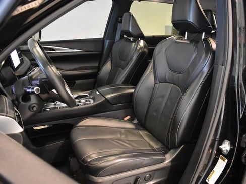 Used 2023 INFINITI QX60 Luxe w/ Performance Audio Package image 2